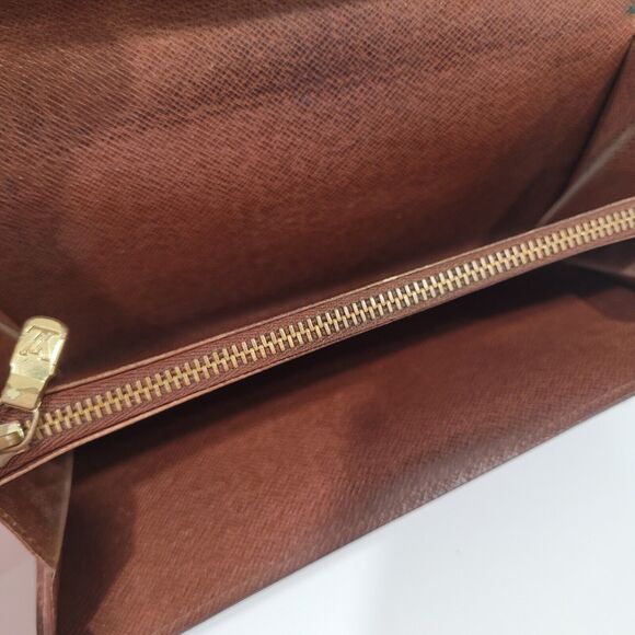 Authentic LOUIS VUITTON LV Vintage Monogram Sarah Wallet Envelope Leather 1996 - Picture 4 of 15